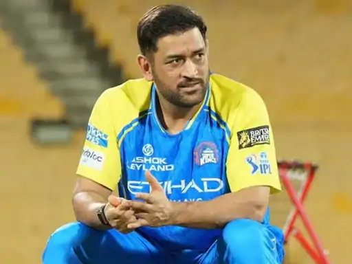 पूर्व भारतीय कप्तान एमएस धोनी IPL के अगले सीजन में खेलने को लेकर फैसला लेने की तैयारी में हैं।
