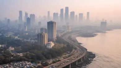 मुंबई में बढ़ते वायु प्रदूषण पर बॉम्बे हाईकोर्ट ने जताई चिंता।