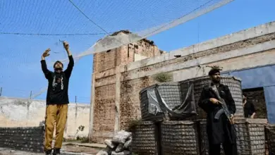 पाकिस्तान के खैबर पख्तूनख्वा में ड्रोन हमलों से बचाव के लिए लगाए गए जाल