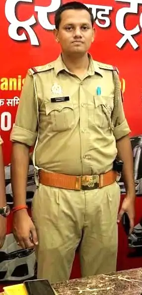 प्रयागराज के नैनी स्थित मानस विहार अपार्टमेंट की तस्वीर, जहां कथित सेक्स रैकेट मामले की जांच चल रही है।