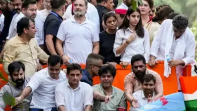 राहुल गांधी की तस्वीर और दिल्ली में 1 नवंबर को होने वाली INDIA ब्लॉक की रैली से जुड़ा पोस्टर।