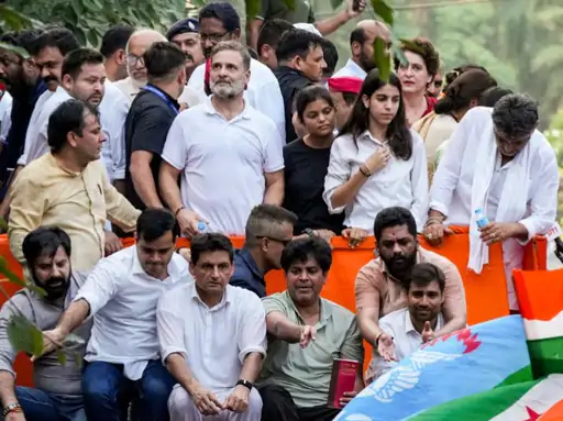 राहुल गांधी की तस्वीर और दिल्ली में 1 नवंबर को होने वाली INDIA ब्लॉक की रैली से जुड़ा पोस्टर।