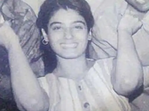 - बॉलीवुड अभिनेत्री रवीना टंडन और उनकी प्रेम कहानी से जुड़े चर्चित पड़ाव।