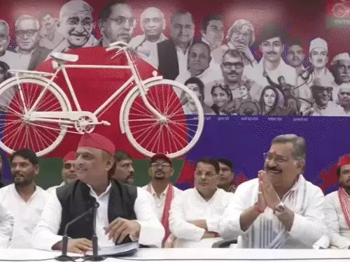 गोरखपुर-फैजाबाद शिक्षक एमएलसी चुनाव के सपा प्रत्याशी डॉ. संजयन त्रिपाठी।
