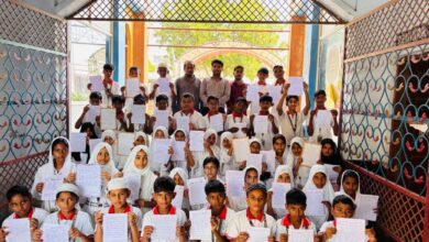 अंबेडकरनगर के न्यौरी स्थित मॉडर्न पब्लिक स्कूल में सर सैयद अहमद खान की जयंती पर अंग्रेजी लेखन प्रतियोगिता।