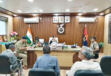अंबेडकरनगर पुलिस कार्यालय में जनसुनवाई करतीं एसपी प्राची सिंह