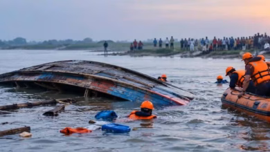 बिहार के वैशाली जिले के राघोपुर में गंगा नदी में नाव पलटने से बच्चों की मौत की खबर।